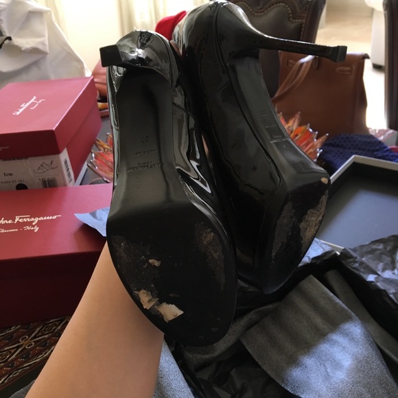 YSL Black Patent Tribute Two Cap Toe Escarpin Pump - Picture 4 of 4